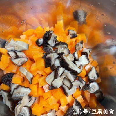 腊肉|好吃的腊肉豆角焖饭,是不是很有食欲呀