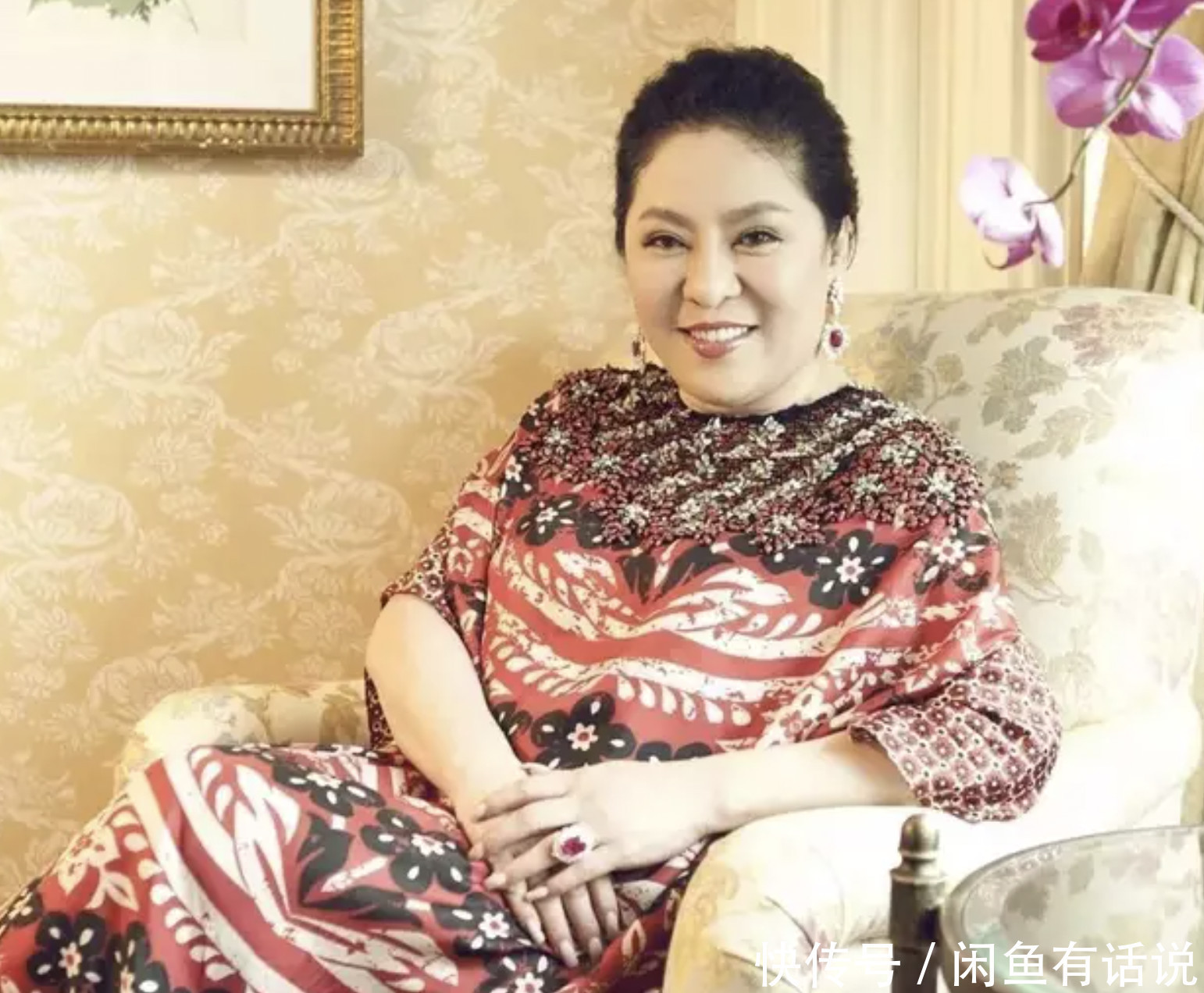 向太|向太真壕,脖子上8千多万的钻石不算什么,祖母绿钻戒都不止一颗