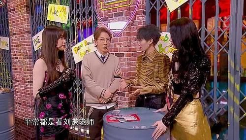 潘长江父女上蓝台春晚演小品，郭冬临猛灌汽水，煞费苦心却没笑点