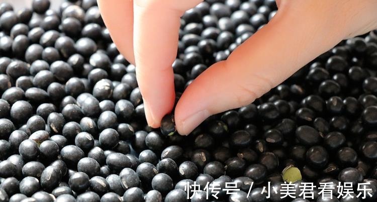 黑豆仁|夏天最该吃的不是绿豆,而是它,没精神多吃点,泡几天再吃好香呀