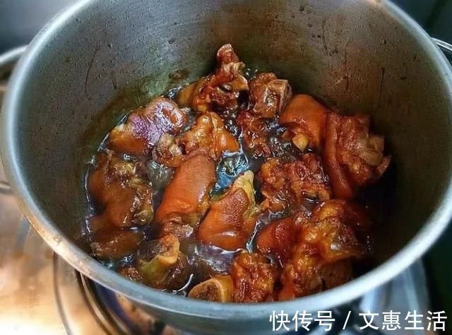 老妈炖的“猪蹄”,不用高压锅,只需一招,软烂入味不油腻