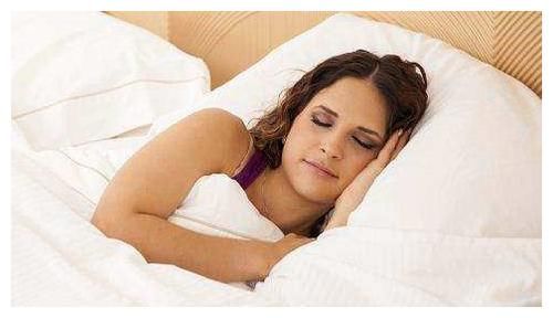 腹痛|胃不好的人，夏天少吃6种食物，再想也忍住，做6件事，胃越来越