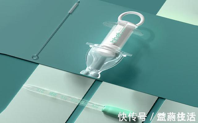 立功|姥爷“巧喂药”走红,孩子不闹腾还喝得高兴,姥爷真是立功了!