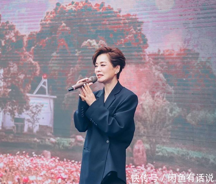 紧身|毛阿敏越老越洋气,唐装配健美裤秀身材曲线,58岁还有“少女腿”