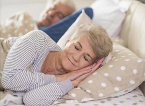 一日三餐|“多走路”可以降血糖？医生说出大实话，做好3事或比走路好些