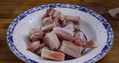 面粉|面粉不再蒸馒头了,教你1个秘制做法,出锅比吃肉还过瘾