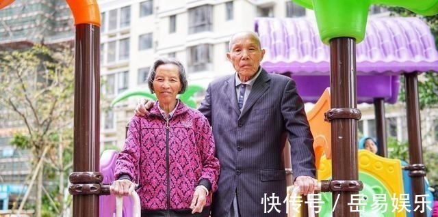 孝顺|上了年纪的老人，该不该把手里的钱告诉子女三位老人说得很实在