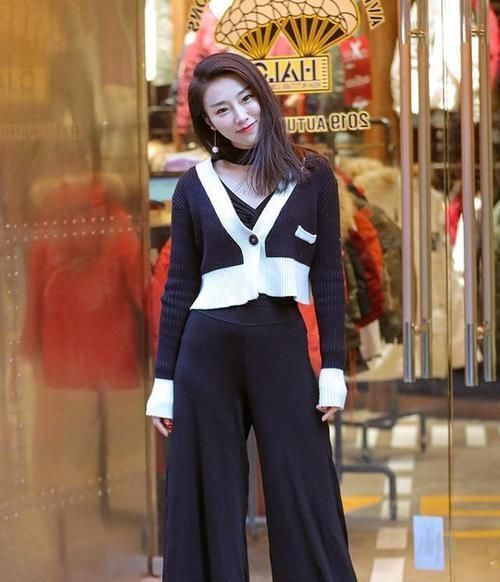 女孩天生爱美,即使在寒冷的冬天,也应该穿漂亮