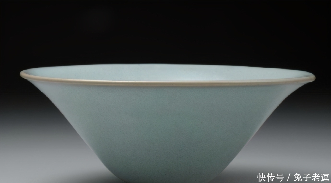 钧窑#一只金代钧窑的碗,釉水像极了汝窑,估价超过3000万
