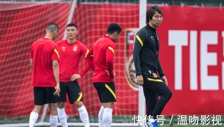 武磊|国足对战澳大利亚首发预测！五后卫镇守防线，艾克森武磊组双箭头
