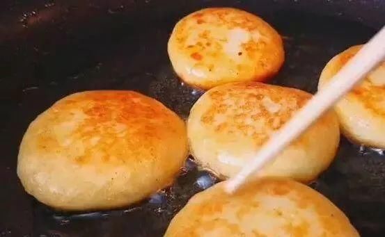 面条|土豆和鸡蛋很相配不写面条,做得好的土豆煎饼很柔软,很好吃