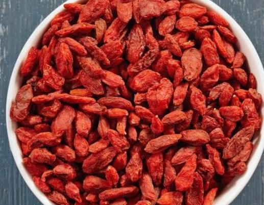 好处|每晚睡前吃5颗枸杞，坚持15天，好处悄悄找上你，男女都可试试！