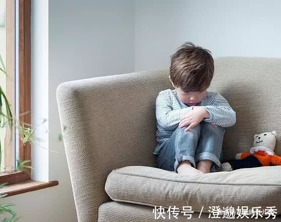 自卑|如果孩子平时喜欢做这3件事,说明“骨子里很自卑”,家长要注意