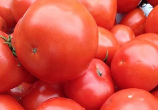 买西红柿时，如何分辨“激素”西红柿？为了家人的健康，赶紧看看