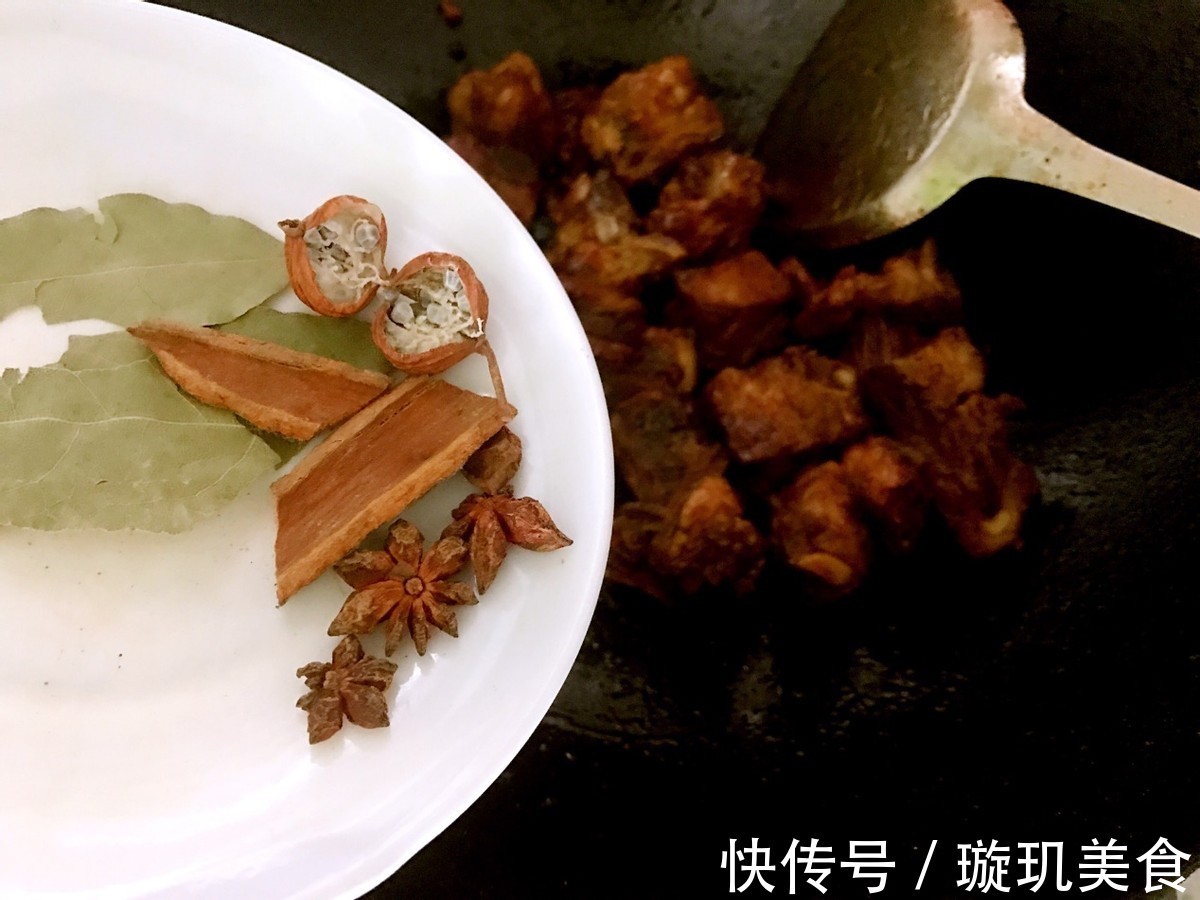 红烧排骨|家常版红烧排骨,做法简单,鲜香入味,好吃到舔手指