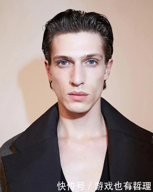 阿玛尼最新男模,身高一米八八,经典传统的