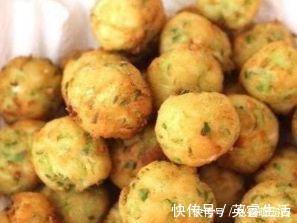 丸子汤|白菜别只会炖豆腐，教你做香酥丸子，不用面粉，不放肉，鲜甜美味