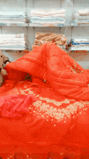 |搞笑GIF:一晚上啥事都没干,就掀盖头了