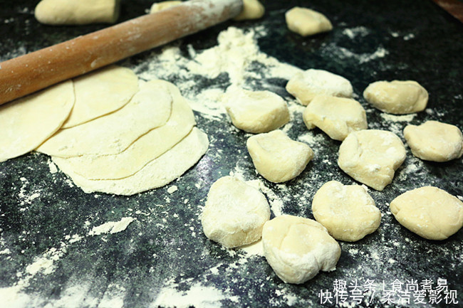 鲜香|第一次用此食材调饺子馅,连生姜都免了,鲜香多汁,好吃到爆