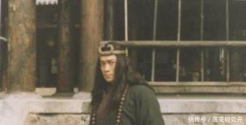 丢人|《水浒传》中勇猛无敌的武二郎,在认怂张都监府衙时不丢人