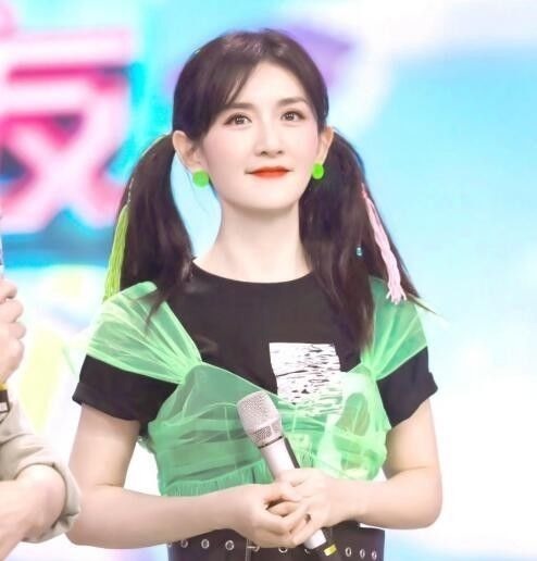 謝娜重回快本之后，首秀表現優異！她能拯救低迷的節目收視率嗎