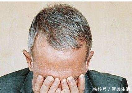 如果出现6个“变形”说明你开始衰老,有2个以上,你已经老了