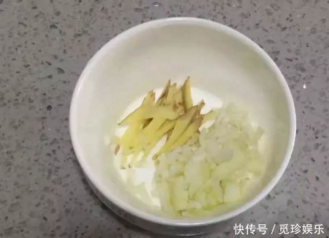 多給孩子做這菜，相當于喝10杯牛奶，特補鈣，比吃肉強！