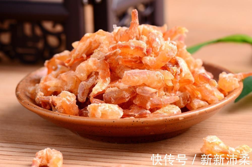 营养均衡|骨质疏松的症状有哪些?吃什么食物可预防骨质疏松?