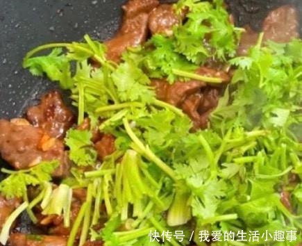 牛肉想要炒得嫩，几个小细节得注意，不会我教你呀！
