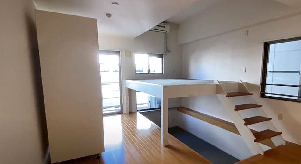 卧室|日本装修确实有一套,地面抬高60cm卧室下沉,客厅架在半空中!