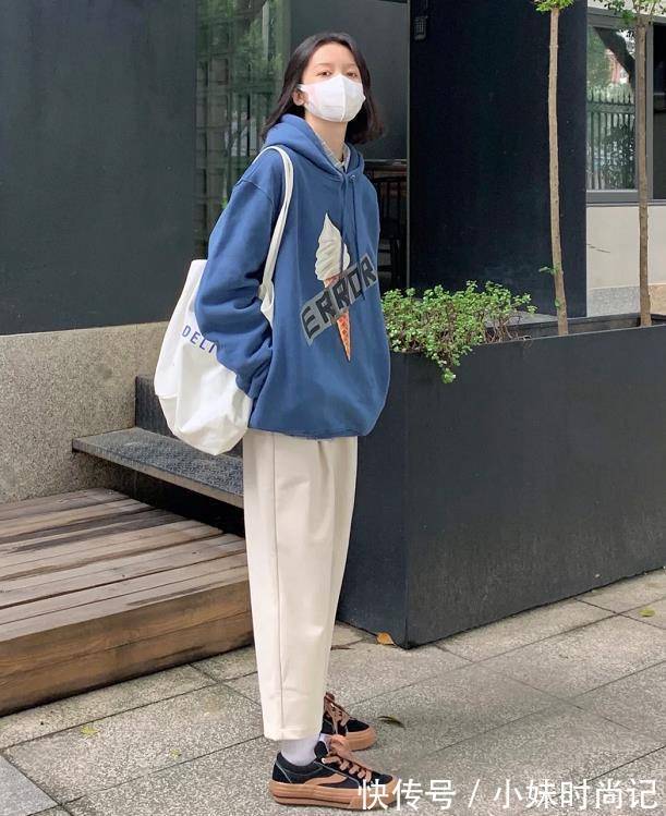 版型 今年春天,白色裤子又要火了,四种搭配组合推荐,带你玩转时尚