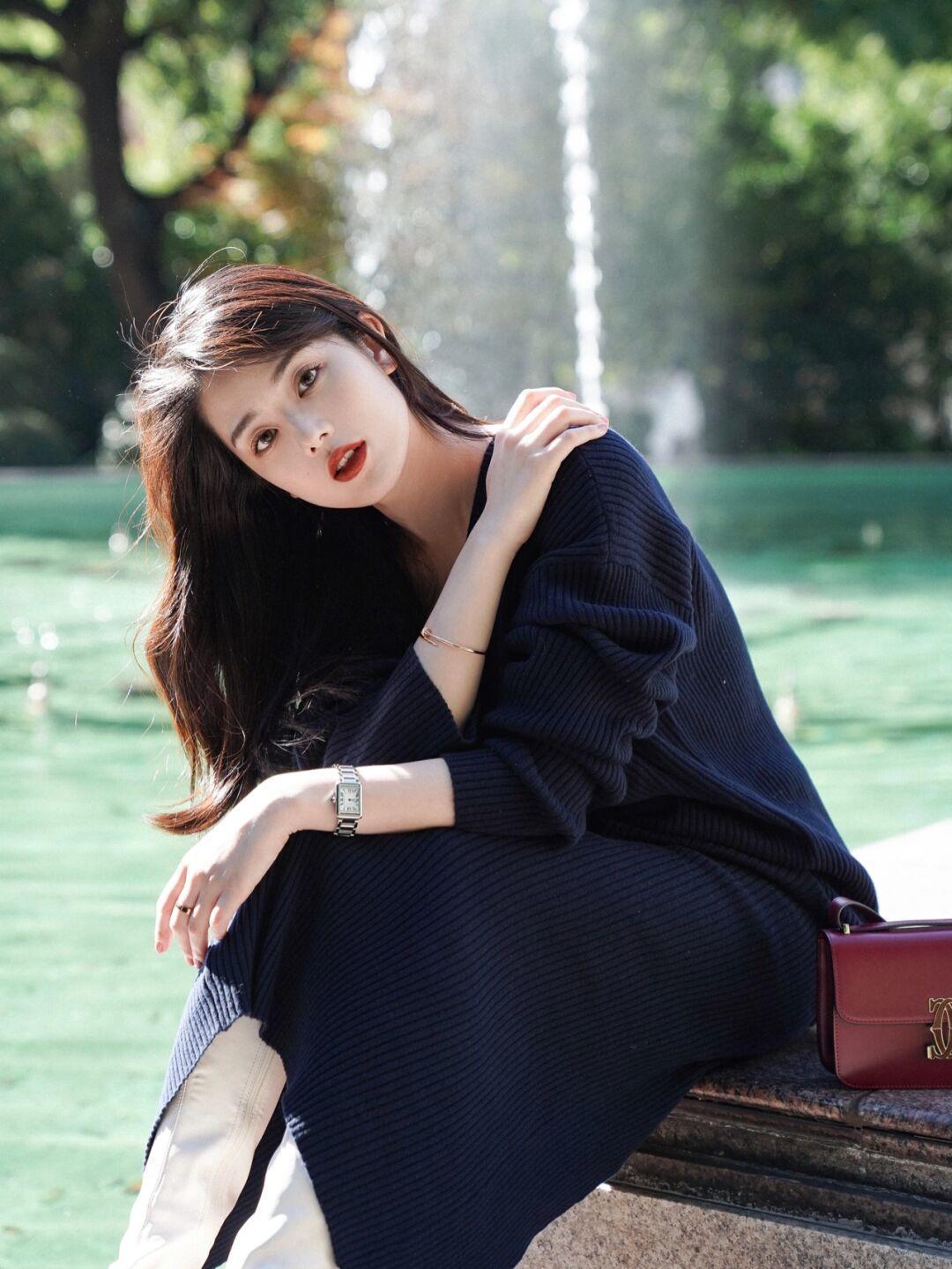 半身裙 怎么穿出毛衣的精髓?看看这些搭配造型,简约日常又显气质