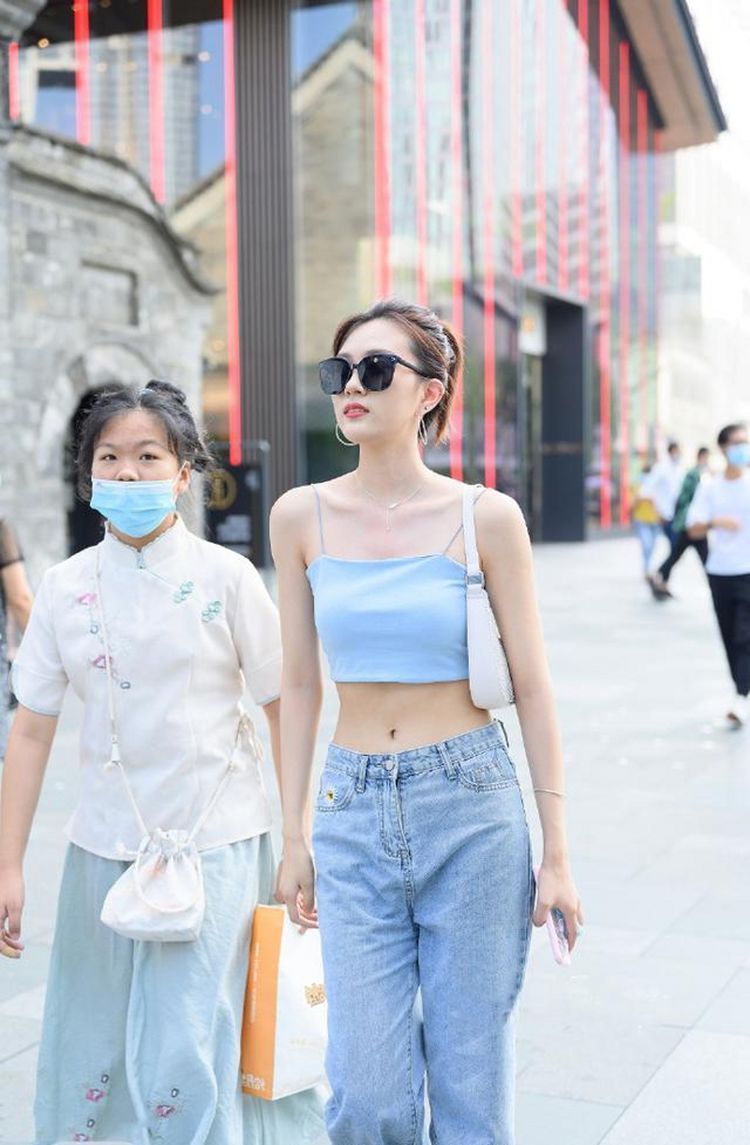 高跟鞋|街拍：高跟鞋时尚穿搭，穿出女性独有的魅力气质