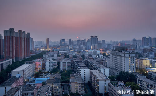 楼顶|一楼带院子和顶楼有阁楼，购房者如何选择更好？建筑学家一席话说清