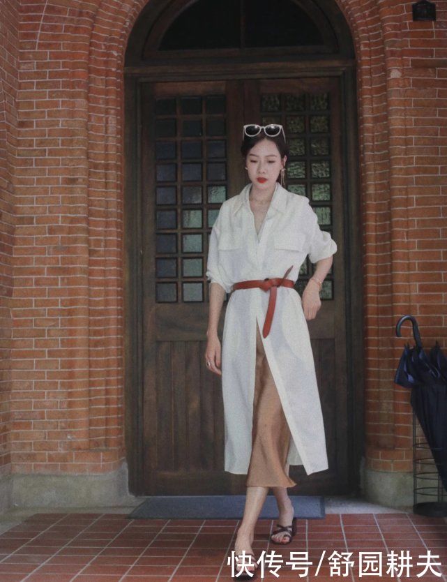 连衣裙过时了，今春流行“衬衫裙”，显瘦又不用想搭配，真时髦