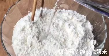 茄子别直接炒着吃了，教你一个新吃法，做法简单味道足，比肉还香