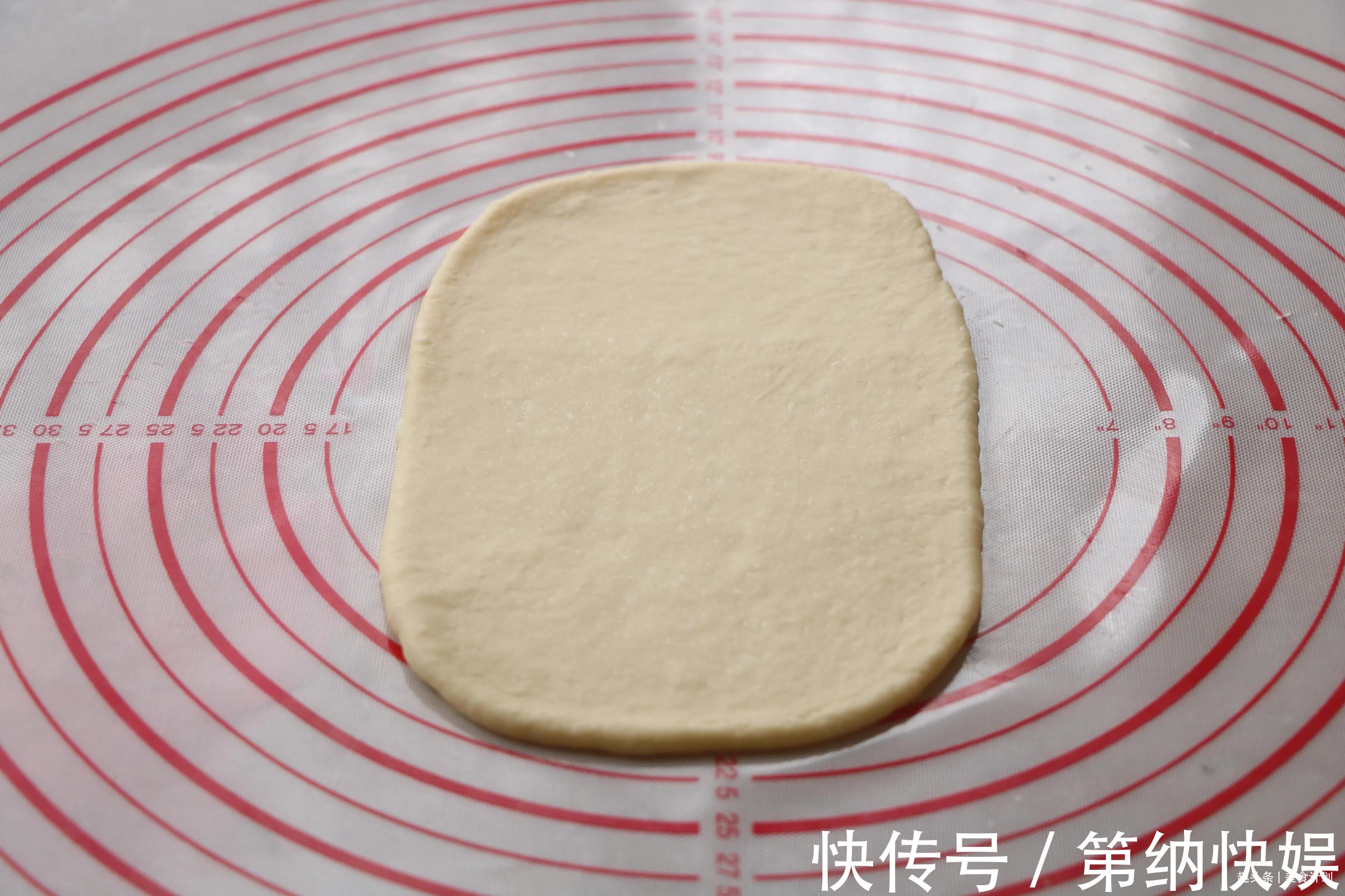松软|教你做最近很火的毛线面包，松软拉丝，孩子吃了一次还想吃