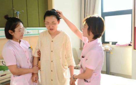 女性|宝宝出生4个月后,宝妈感觉肚子总在动,到医院检查后亲妈发飙