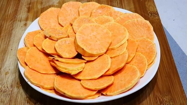 冬季,遇见这食材别手软,营养极高,做成小零食,孩子超喜欢,香