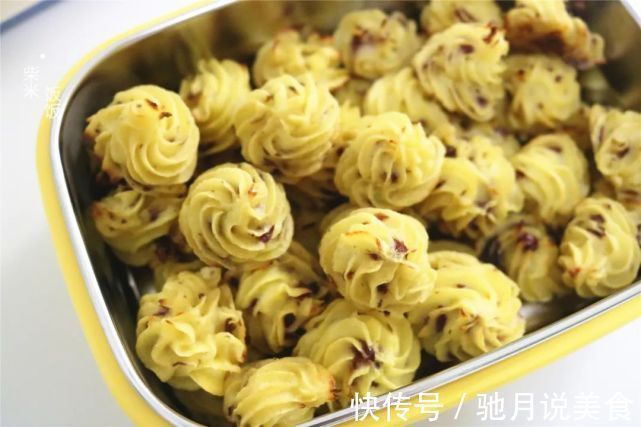 土豆别总炒着吃了，试试这个做法，孩子一口一个，直夸好吃