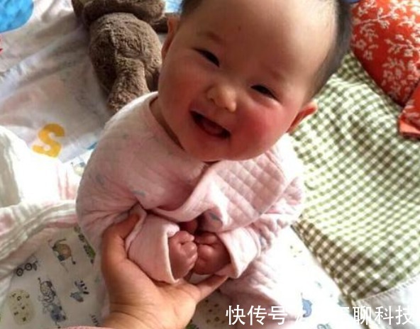 语言能力|宝宝什么时候会喊“妈妈”这个月龄之前喊出来，说明智力发育好