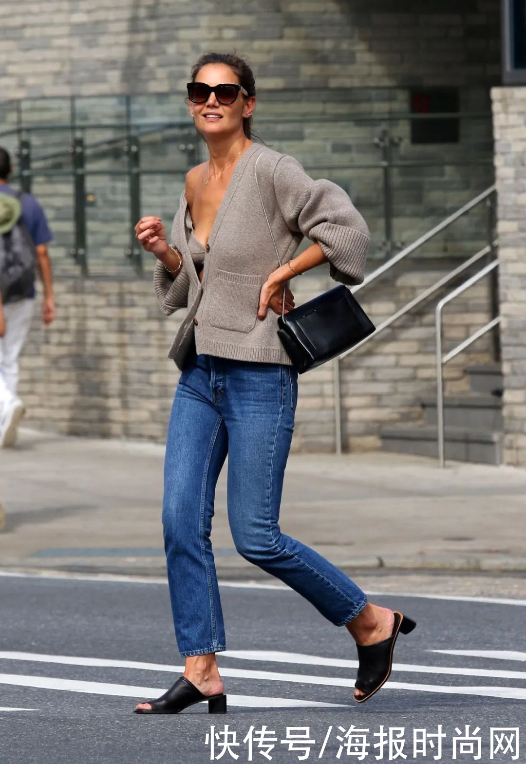 不同身材的女孩，如何买到一件「更显瘦」的针织开衫？