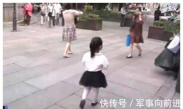 杀手锏|“再不听话我就走了”,父母自认为的“杀手锏”,正是伤娃的利器