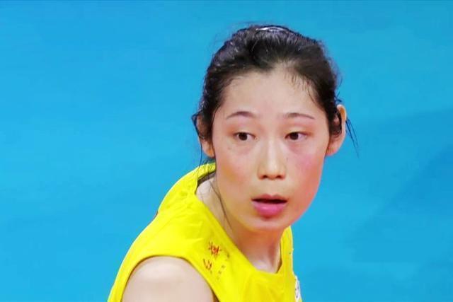 中国女排国家队|故意拆队友台？女排球星背后放冷箭令人心寒，郎平爱将做得挺过分