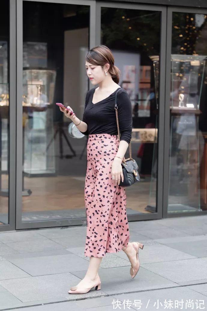 半身裙|女生搭配高跟鞋,散发出高贵迷人的气息