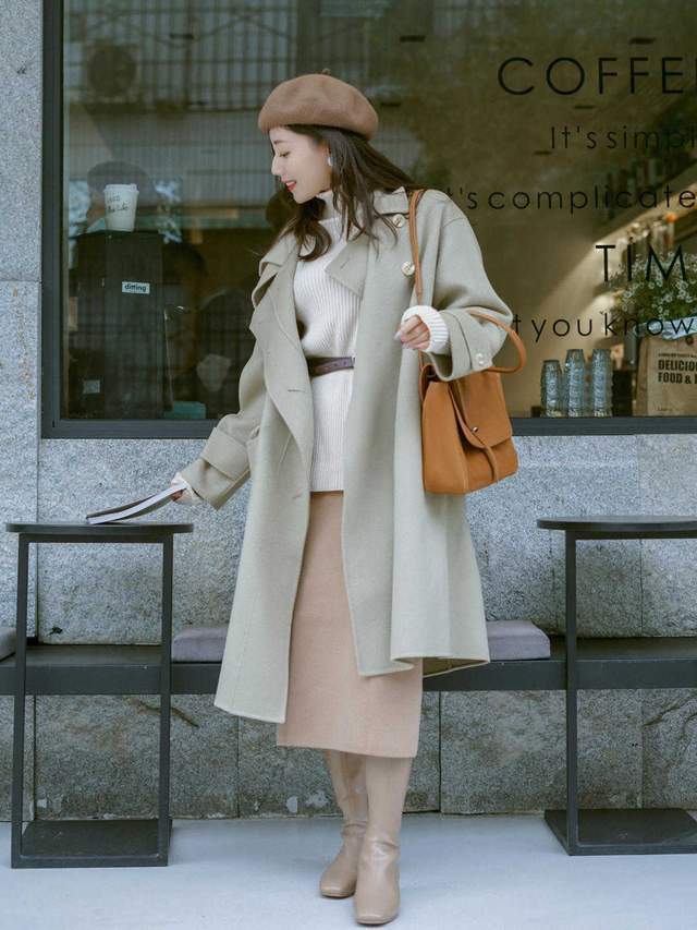 秋冬季节 秋冬季节的大衣怎么选?中长款大衣+半身裙高贵优雅,女神范十足