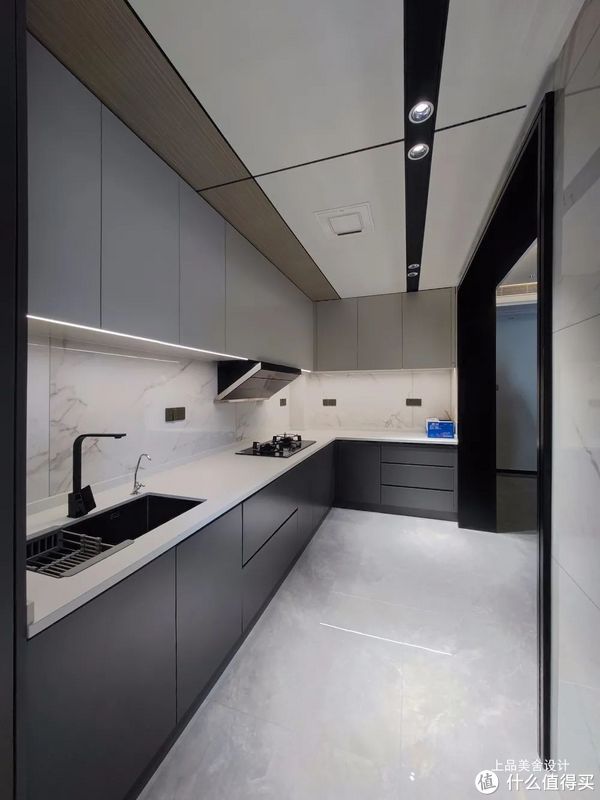 客餐厅|看了长沙夫妻的极简风,才知道什么是“网红”装修,隐形墙很惊艳