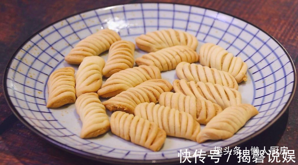 黄油|花生酱不只是调味品，配上面粉做的花生酥，一口一个吃着太香了