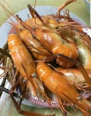 小时|大叔甩卖“特色”大虾,60元一斤,1小时抢光,邻摊傻子真多