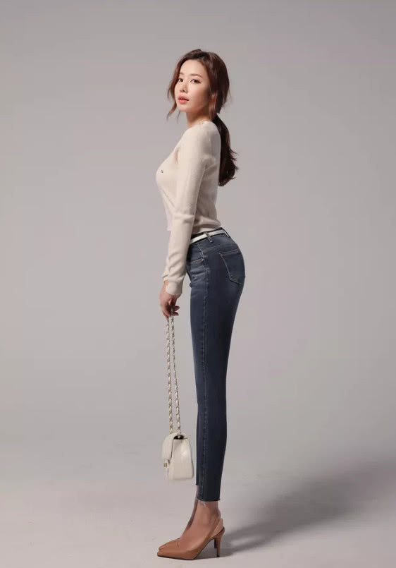 时髦 清新雅丽的牛仔裤,“烂大街”依旧时髦不过时,时尚气质爆表